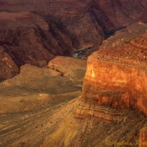 Luci del tramonto sulle rocce. 16 Luci del tramonto sulle rocce.