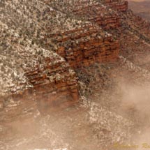 Neve sulle rosse rocce. 6 Neve sulle rosse rocce.